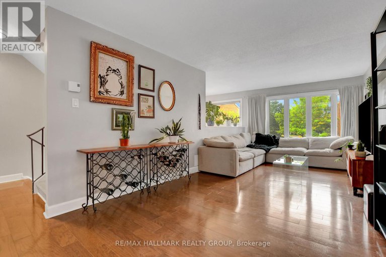 28827238/2094-eric-crescent/pineview/ottawa/ontario/K1B4P4_7