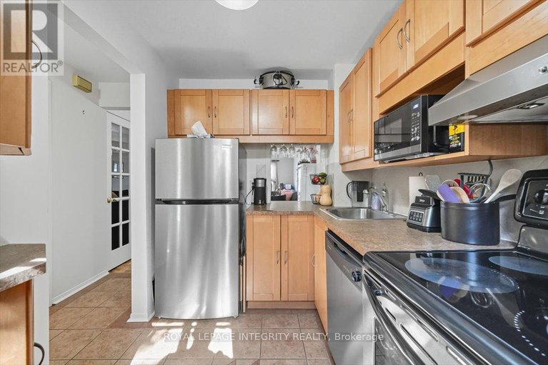 28959855/6420-bilberry-drive/orleans-wood/ottawa/ontario/K1C4P3_6