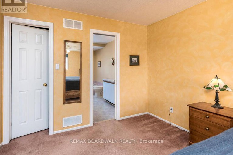 29408101/182-palomino-drive/bridlewood/ottawa/ontario/K2M1P2_29