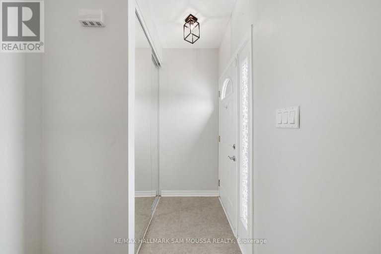 29571968/b-25-woodvale-green/craig-henrywoodvale/ottawa/ontario/K2G4H3_5