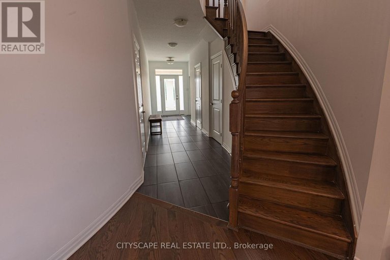 28681279/174-joshua-street/mer-bleuebradley-estatesanderson-park/ottawa/ontario/K1W0A3_24