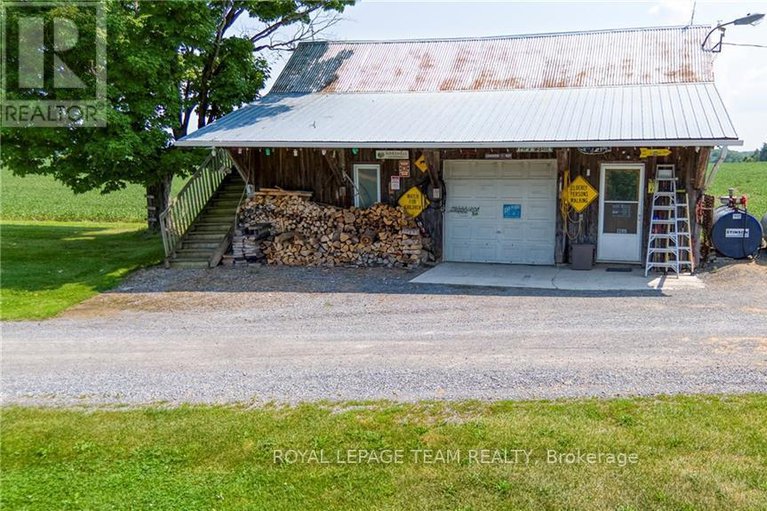 27581108/6443-martin-street/blakeneyalmonte/almonte/ontario/K0A1A0_24