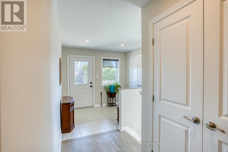 28222436/301-napier-court-nw/almonte/mississippi-mills/ontario/K0A1A0_5
