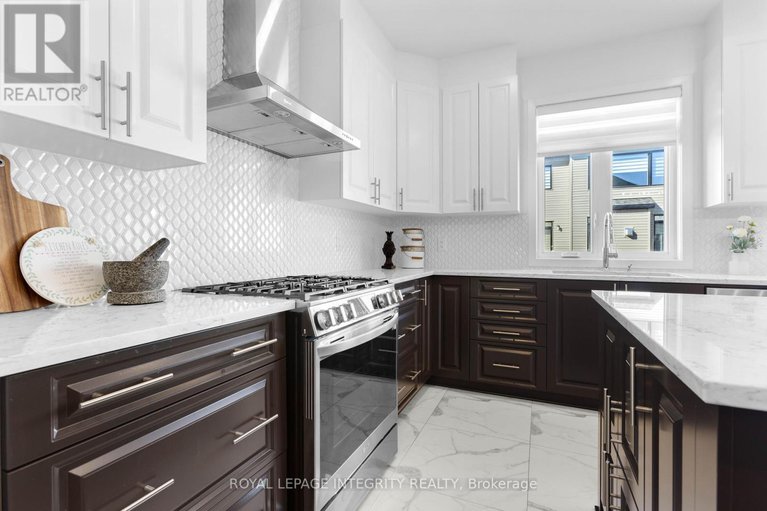28786279/107-heirloom-street/riverside-southgloucester-glen/ottawa/ontario/K4M0L3_16