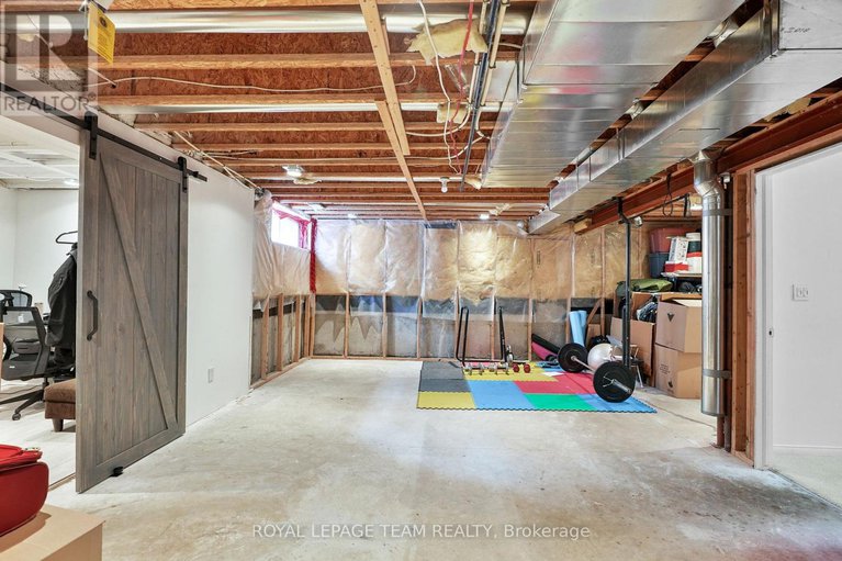 28812426/2122-saunders-avenue/woodroffe/ottawa/ontario/K2A4C7_35
