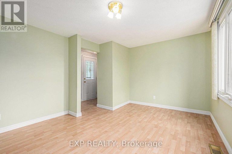 28500689/75-chesterton-drive/borden-farmstewart-farmcarleton-heightsparkwood-hills/ottawa/ontario/K2E5T5_14