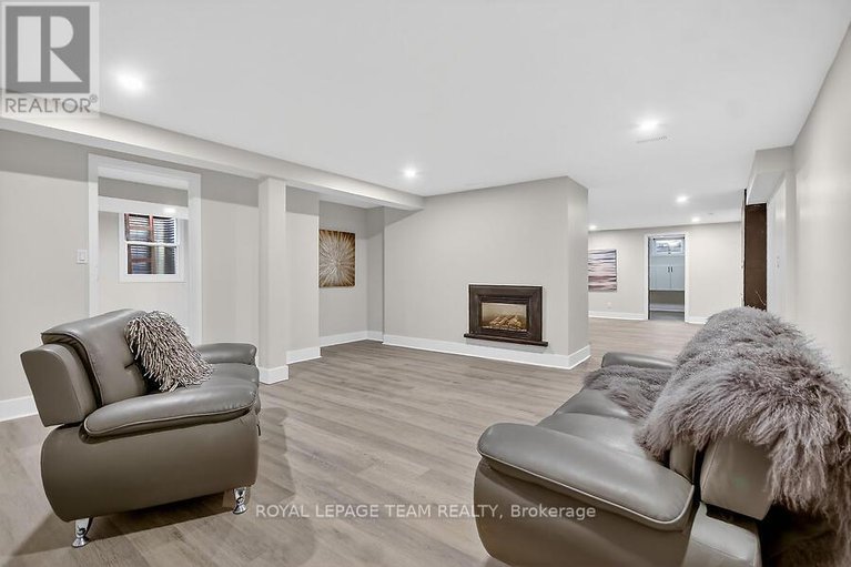 29283469/6636-marina-drive/manotick-south-to-roger-stevens/ottawa/ontario/K4M1B3_36