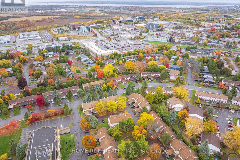 29211707/29-cymbeline-drive/westcliffe-estates/ottawa/ontario/K2H7X9_6