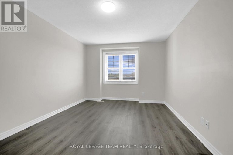 28828874/452-riverboat-heights/half-moon-bay/ottawa/ontario/K2J6K1_18