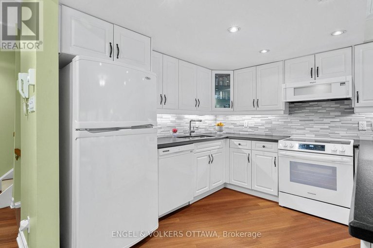 28953210/4-74-somerset-street-w/ottawa-centregolden-triangle/ottawa/ontario/K2P0H5_5