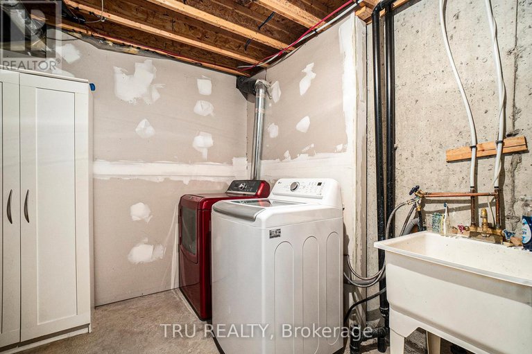 28989058/214-arrita-street-e/emerald-meadowstrailwest/ottawa/ontario/K2S0J7_25
