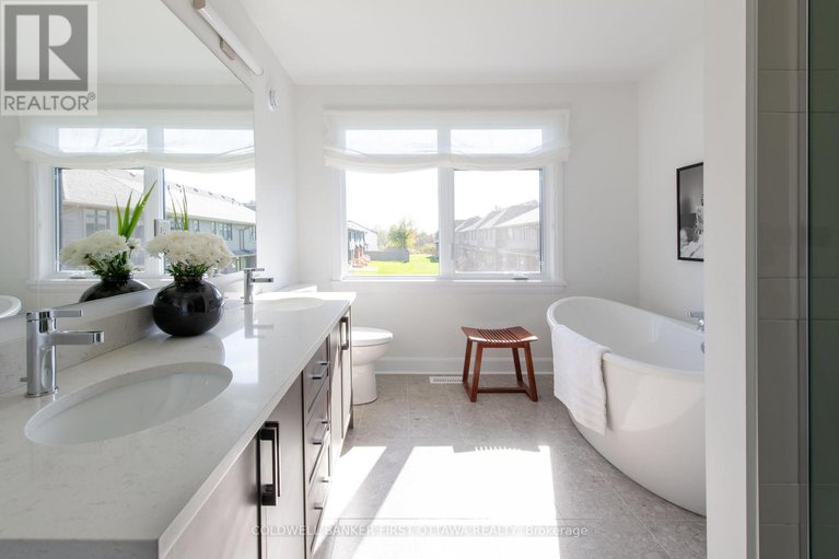 29117238/1702-rotterdam-circle/rural-kanata-central/ottawa/ontario/K2W0N5_12