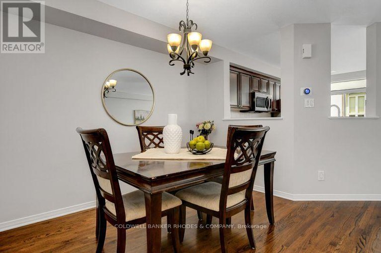 28599180/261-rolling-meadow-crescent/mer-bleuebradley-estatesanderson-park/ottawa/ontario/K1W0A8_8