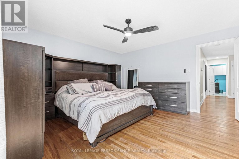 28461839/7-settlement-lane/village-of-russell/russell/ontario/K4R0A4_24