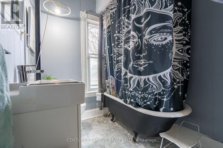 29460583/274-bishop-street-n/alexandria/north-glengarry/ontario/K0C1A0_16