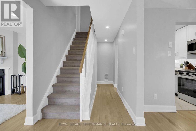 29638875/110-1770-cabaret-lane/fallingbrookpineridge/ottawa/ontario/K4A2G1_5