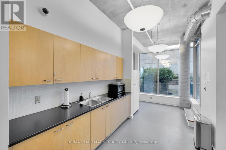 28955597/210-180-york-street/lower-townbyward-market/ottawa/ontario/K1N1J6_19