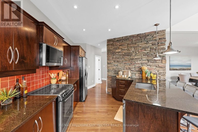 29536440/25-marsh-sparrow-private/morgans-grantsouth-march/ottawa/ontario/K2K3P1_15