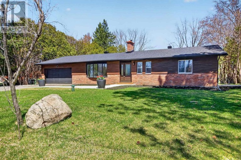 29688254/6636-marina-drive/manotick-south-to-roger-stevens/ottawa/ontario/K4M1B3_2