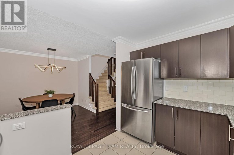 29014548/430-haresfield-court/riverside-southgloucester-glen/ottawa/ontario/K4M0B6_13