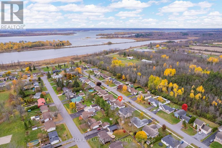 29072525/17-napier-street/ingleside/south-stormont/ontario/K0C1M0_37