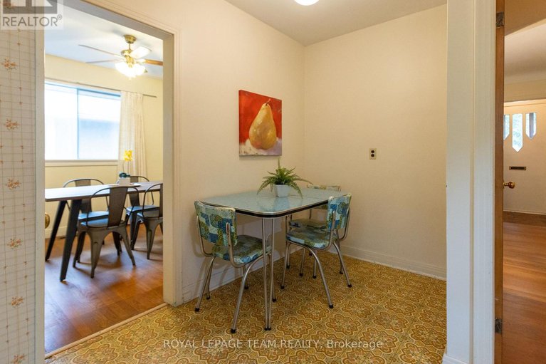 28997575/1231-ridgemont-avenue/ridgemont/ottawa/ontario/K1V6E6_11