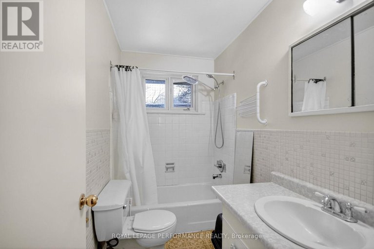 29195937/19-mowat-street/carson-grove/ottawa/ontario/K1J6R1_23