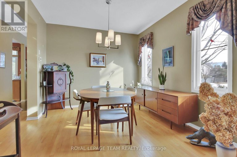 27840891/2-inverary-drive/morgans-grantsouth-march/ottawa/ontario/K2K2R9_10