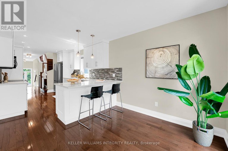 28496867/a-251-glynn-avenue/overbrookcastle-heights/ottawa/ontario/K1K1S2_25