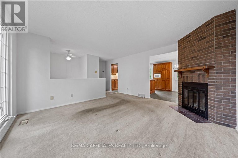 28917185/1610-schouten-drive/bilberry-creekqueenswood-heights/ottawa/ontario/K1E2J4_6