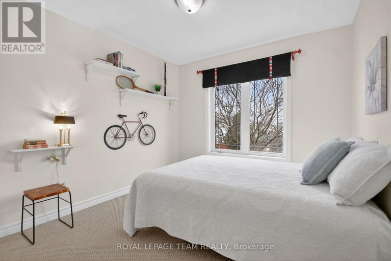 29591881/210-hunterbrook-street-n/morgans-grantsouth-march/ottawa/ontario/K2K0E6_35