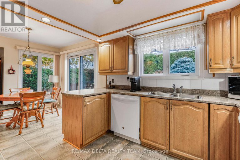 29126045/745-hauteview-crescent/fallingbrookridgemount/ottawa/ontario/K4A2B9_17