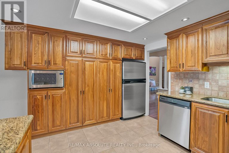 29034266/1513-apeldoorn-avenue/carleton-heights/ottawa/ontario/K2C1V2_13