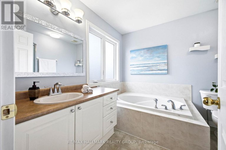 29564605/92a-upney-drive/longfields/ottawa/ontario/K2J5H3_30