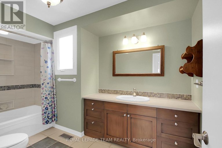 28762114/26-jackson-court/beaverbrook/ottawa/ontario/K2K1B7_31