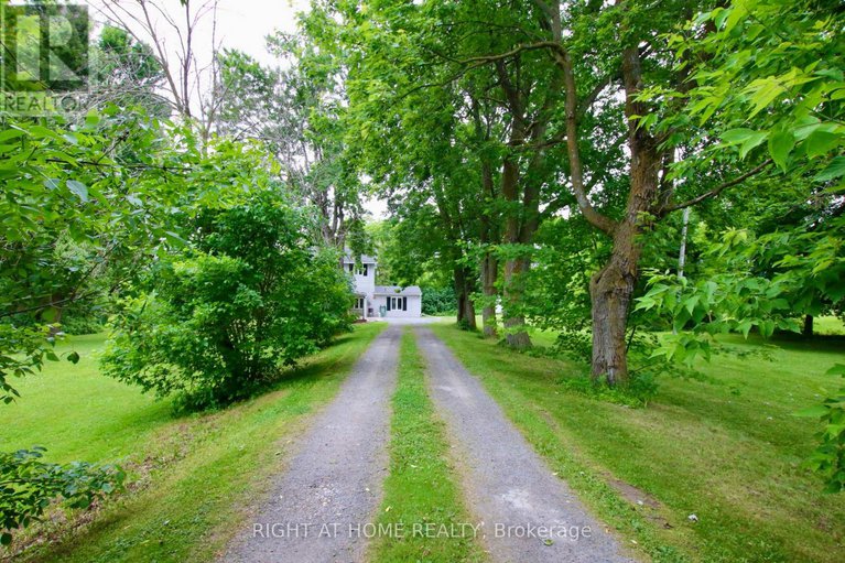 28500319/13928-connaught-road-s/north-dundas-winchester-twp/north-dundas/ontario/K0C1H0_2