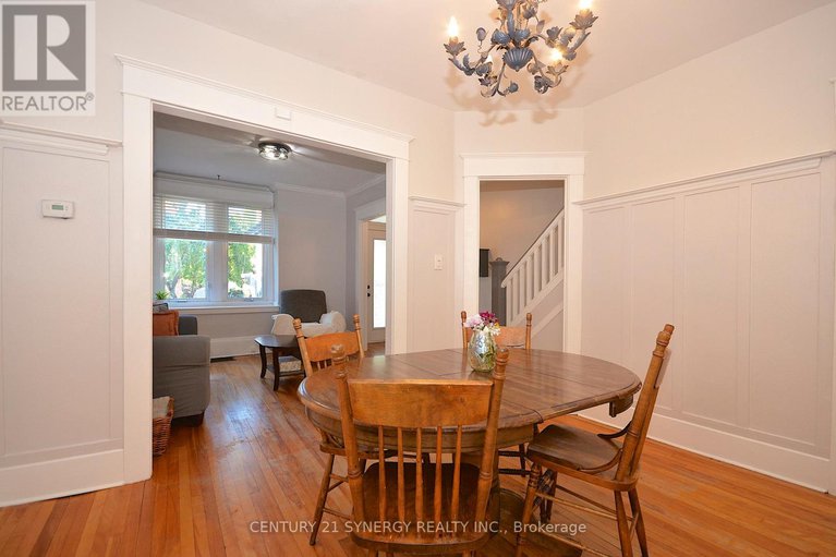 28811238/47-roslyn-avenue/old-ottawa-south/ottawa/ontario/K1S4W2_15