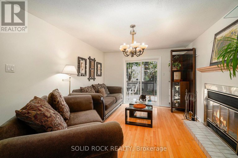 28813811/1674-sansonnet-street-s/chapel-hill/ottawa/ontario/K1C5Y6_17