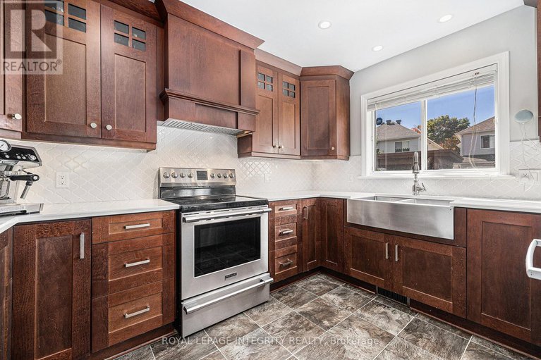 28906103/10-maybrook-place/barrhaven-east/ottawa/ontario/K2G6H6_15