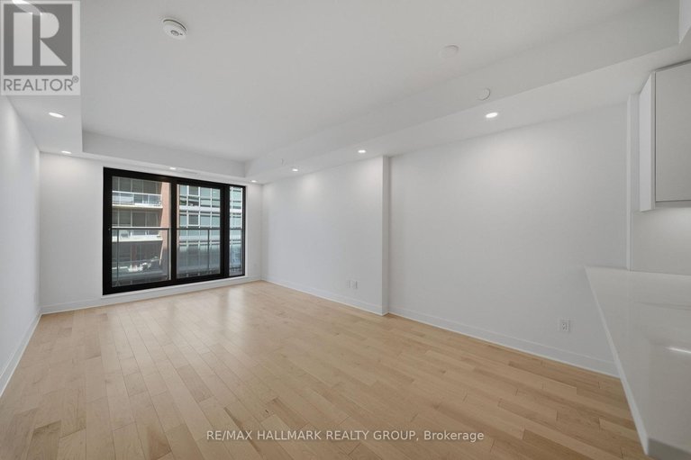 29589401/1703-180-george-street/lower-townbyward-market/ottawa/ontario/K1N0G8_8