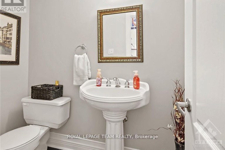 29069392/1105-cindy-hill-crescent/manotick-long-island-nicholls-island/ottawa/ontario/K4M1E8_18