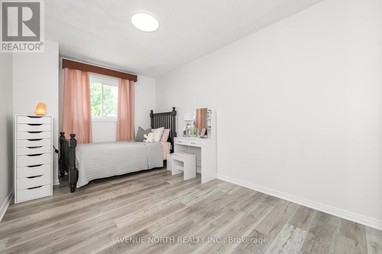 28653411/122-woodbury-crescent/hunt-club-park/ottawa/ontario/K2J3M2_16