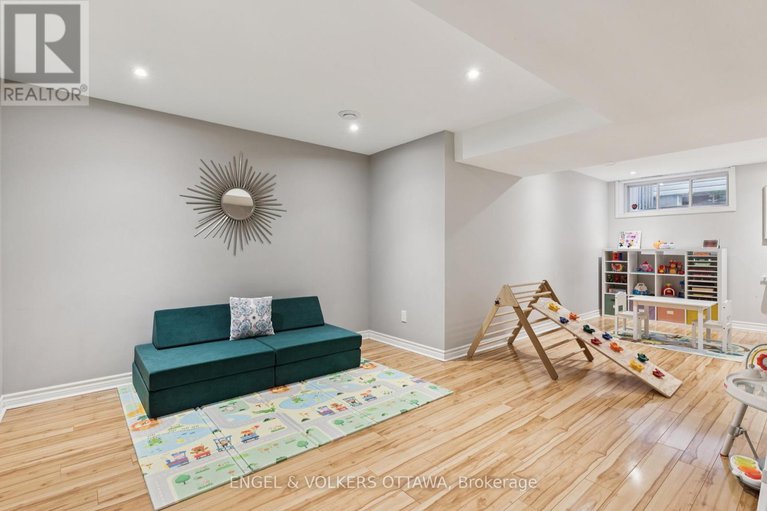 28966658/161-des-pins-street/village-of-russell/russell/ontario/K4R0B9_35