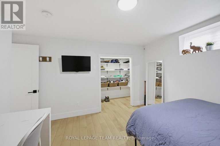 29622537/513-windermere-avenue/mckellarhighland/ottawa/ontario/K2A2W3_26