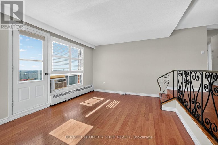 28981552/1015-915-elmsmere-road/beacon-hill-south/ottawa/ontario/K1J8H8_29