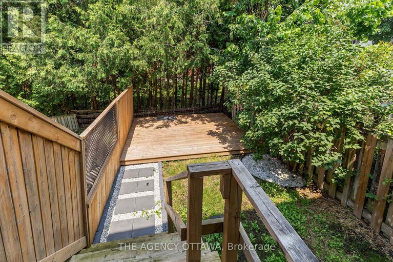 28611085/602-seyton-drive/westcliffe-estates/ottawa/ontario/K2H7X5_30