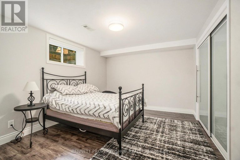 28937759/2253-prospect-avenue/alta-vista/ottawa/ontario/K1H7G2_24