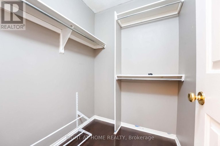 29142907/70-halley-street/heritage-park/ottawa/ontario/K2J3R3_15