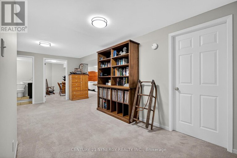 29225789/47-18-oyster-bay-court/stittsville-central/ottawa/ontario/K2S1H3_41