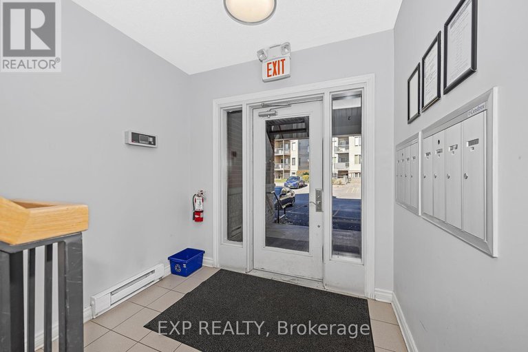28967485/6-585-stonefield-private/barrhaven-east/ottawa/ontario/K2G4R4_4